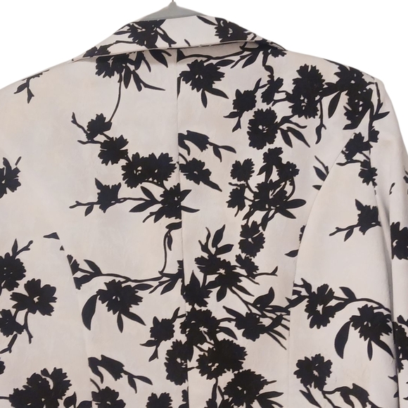 Emma James - White & Black Floral Jacket, Single Breasted, Long Sleeve, - Picture 3 of 12